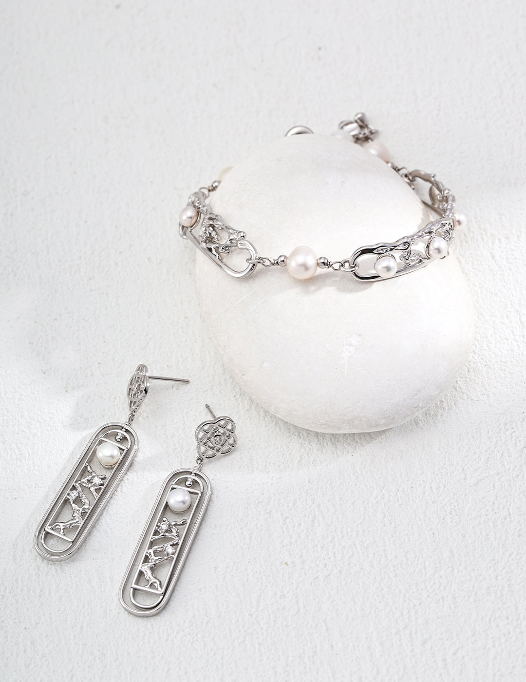 Lustre Éternel Earings- Natural pearls