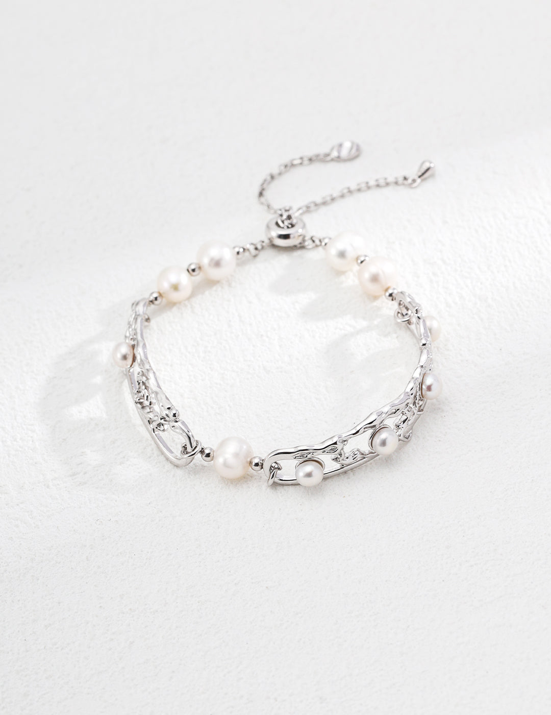 Lustre Éternel Bracelets- Natural pearls