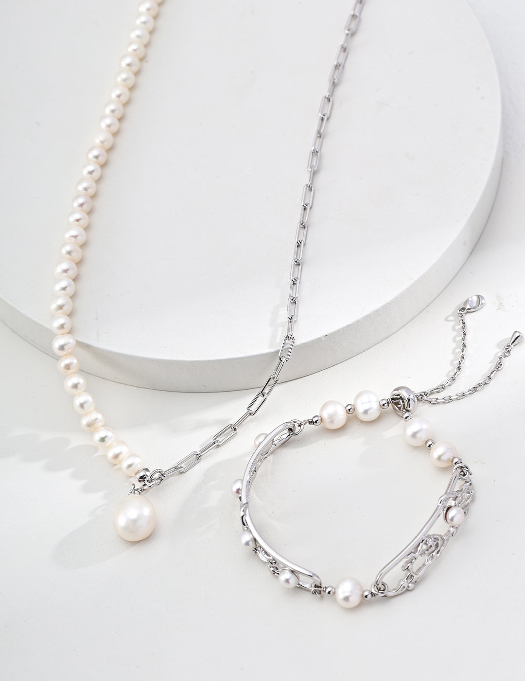 Lustre Éternel Bracelets- Natural pearls