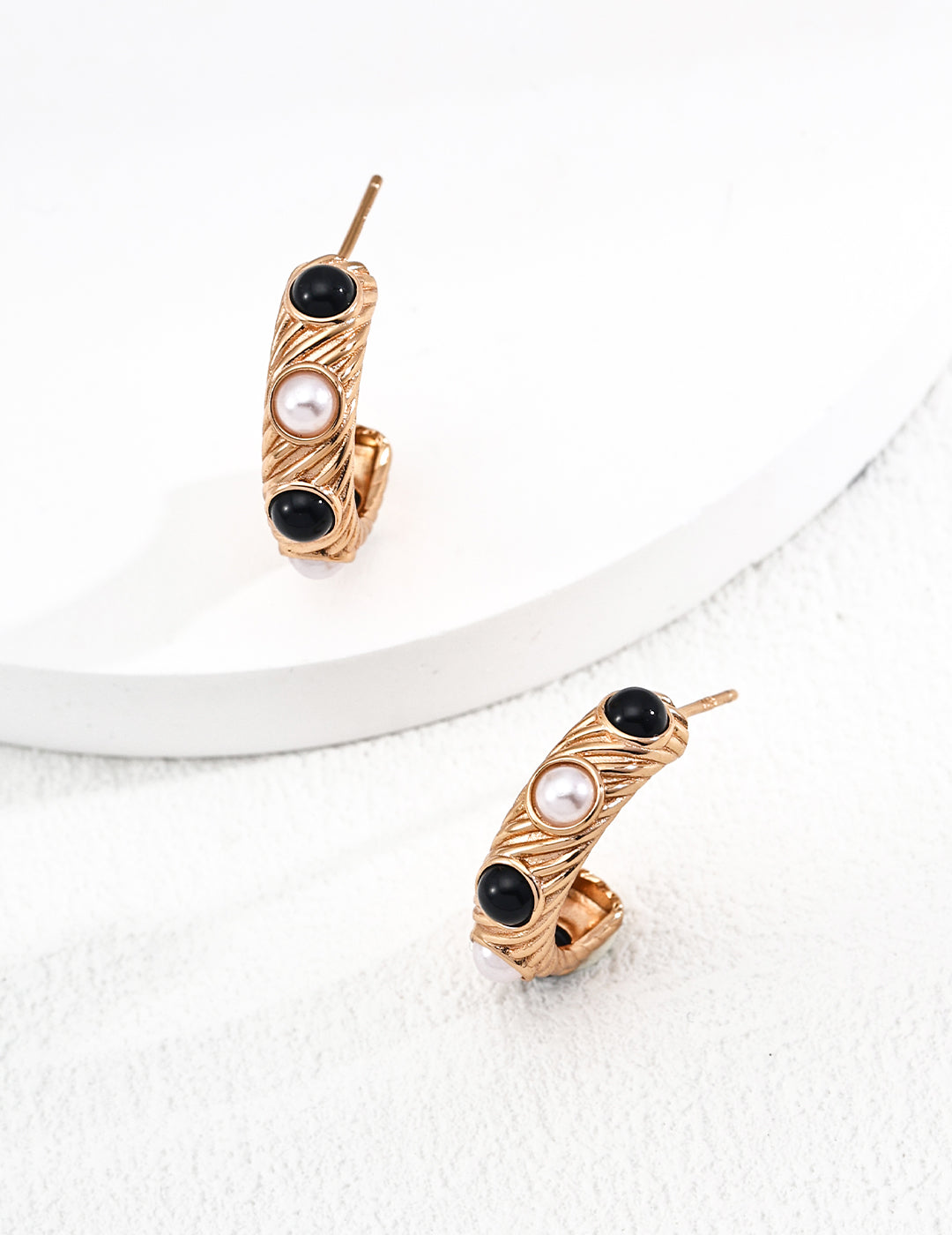 Nocturnal Light Earings- Black onyx, Natural Pearl