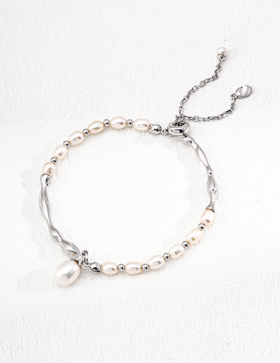 Elegance Minimalist Natural Pearl Bracelet- Adjustable Chain Elegance