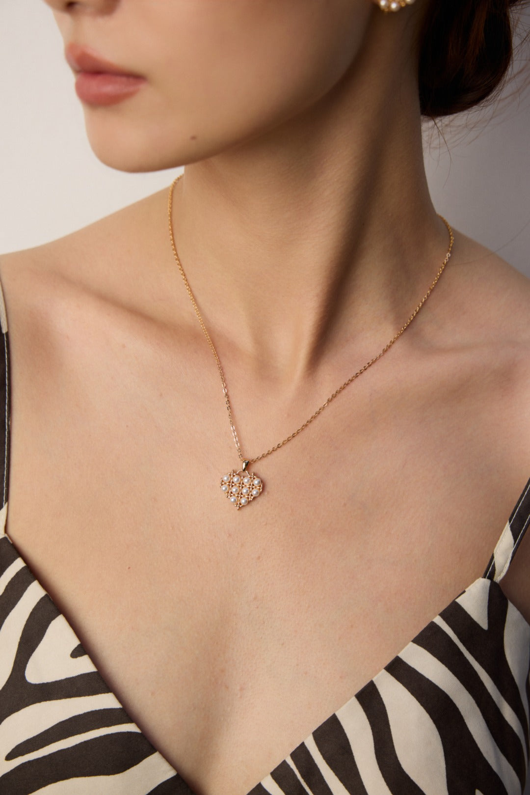 Vintage Pearl Heart Pendant Necklace-soft luminosity and sophistication