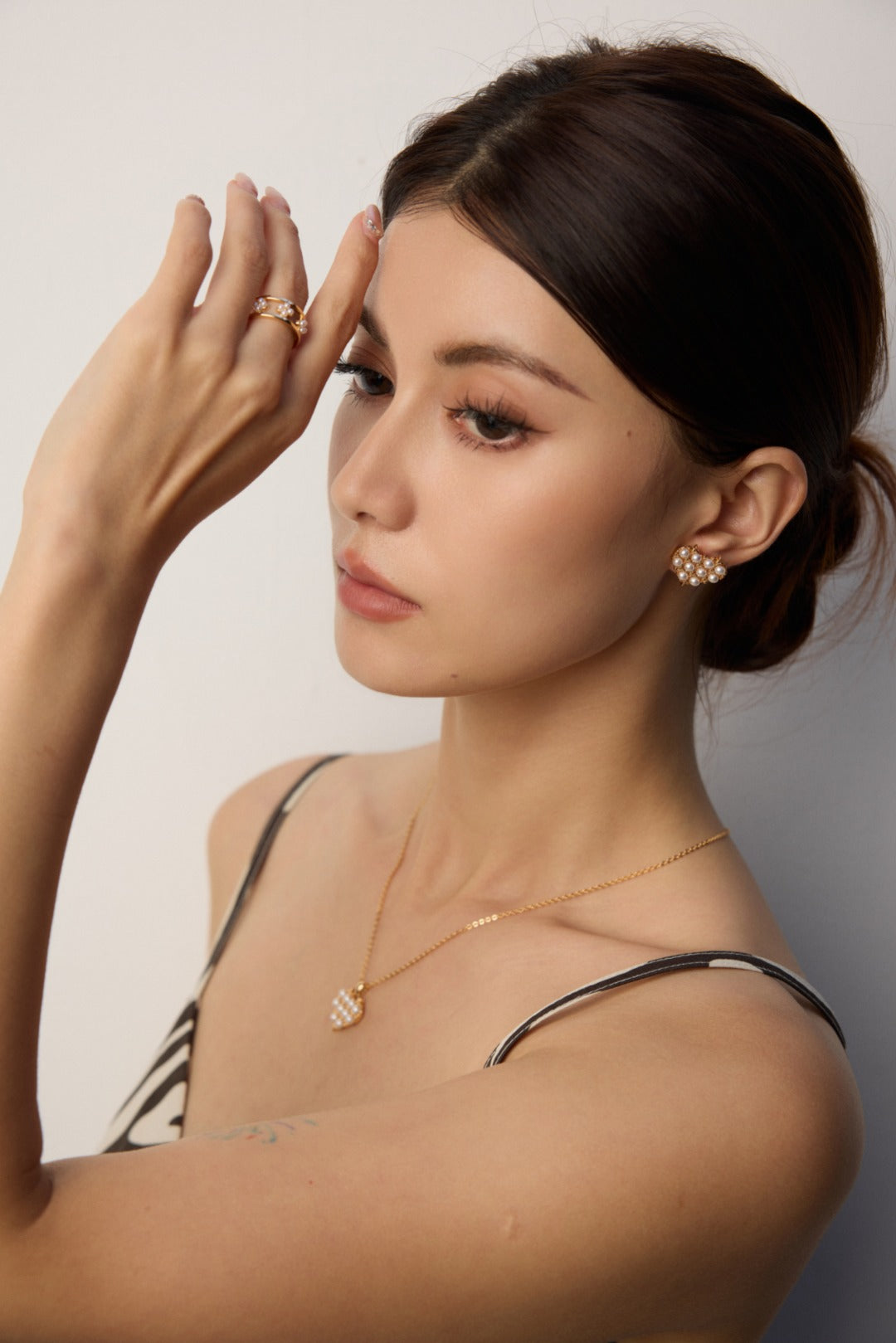 Eternal Glow Pearl-Inspired Ring- Parisian simplicity and elegance