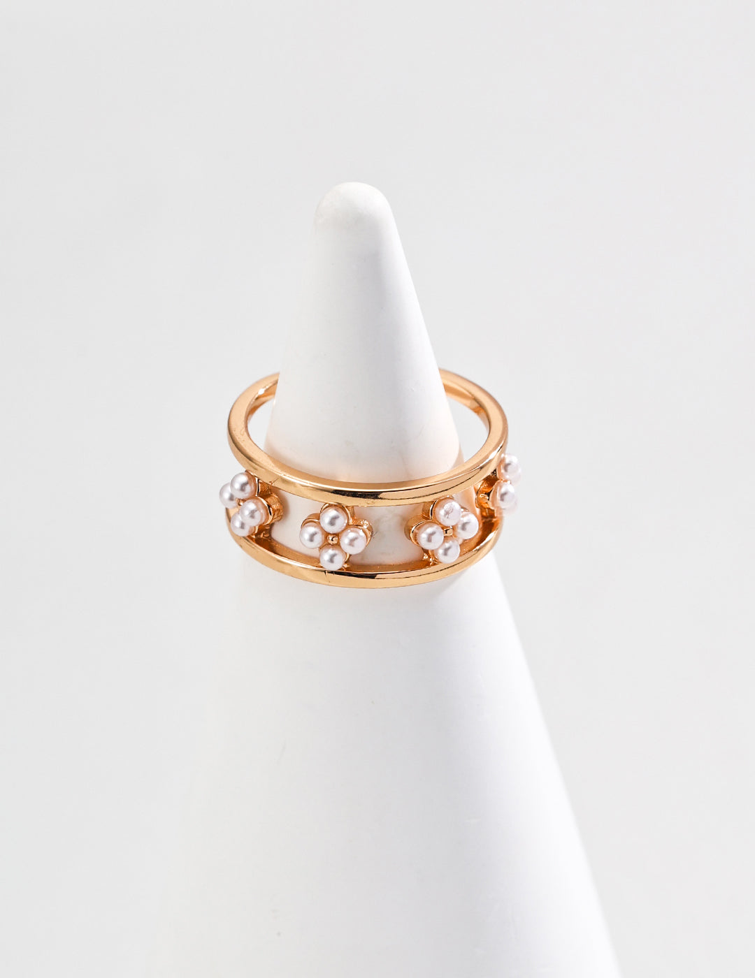 Eternal Glow Pearl-Inspired Ring- Parisian simplicity and elegance
