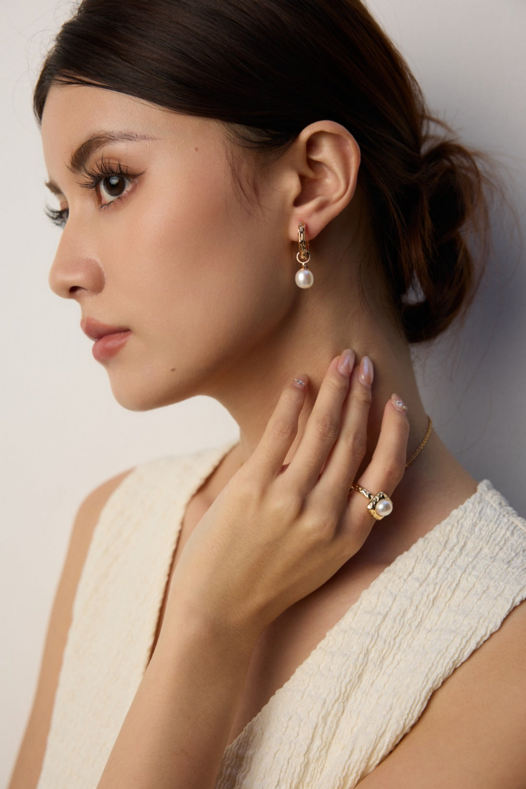 Minimalist Natural Pearl Ring – Elegant Open Design, Timeless Parisian Simplicity