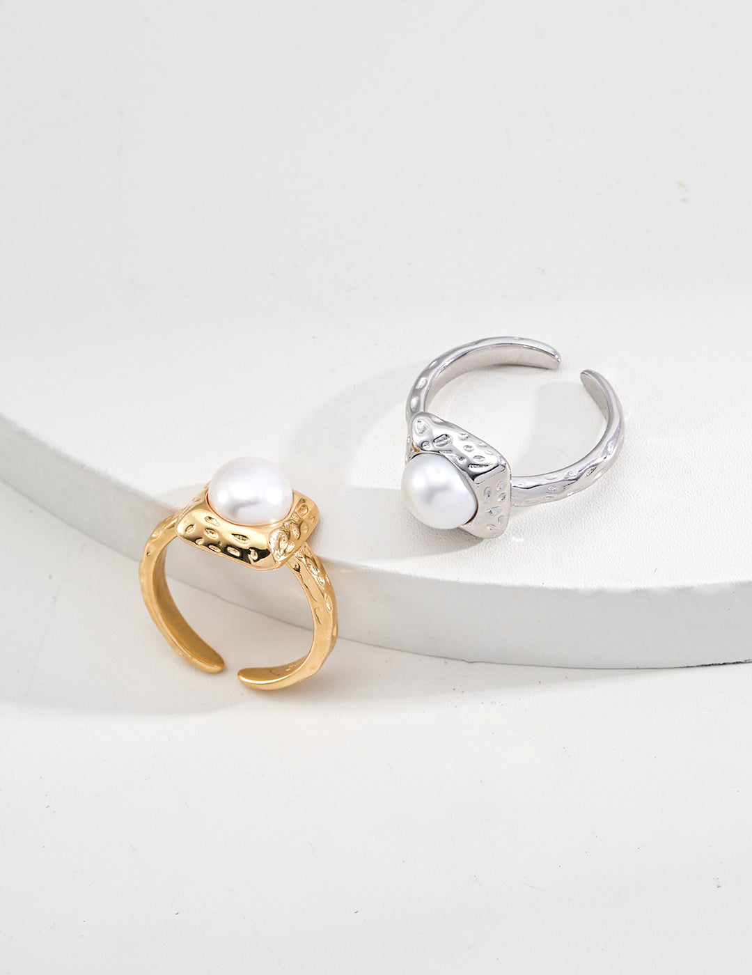 Minimalist Natural Pearl Ring – Elegant Open Design, Timeless Parisian Simplicity