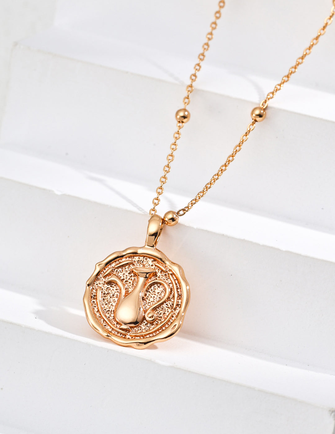 Lapis Lazuli Medallion Necklace – The Symbol of Hope and Inner Strength