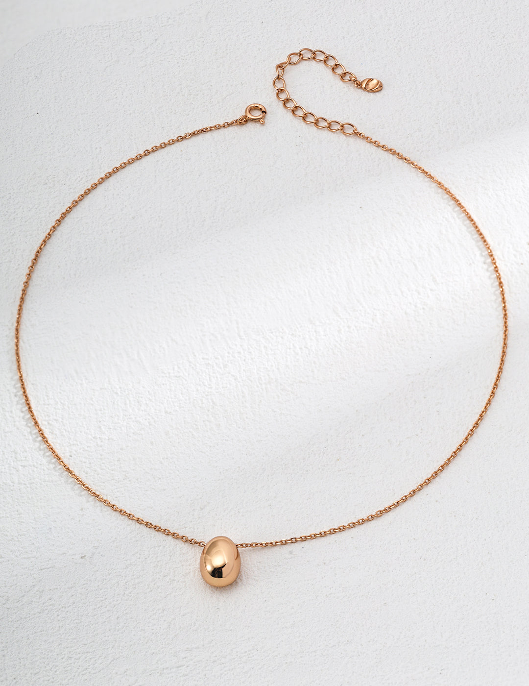 Vintage-Inspired Polished Pendant Necklace – Minimalist Elegance in Retro Gold