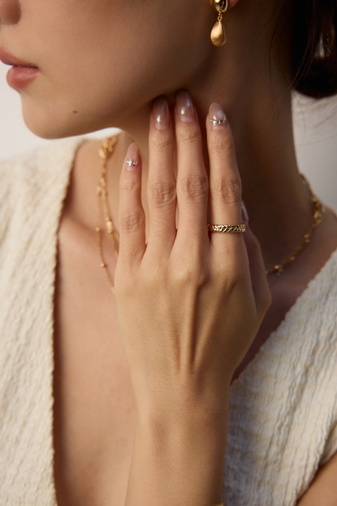 Minimalist Band Ring – Modern Simplicity with Vintage & Platinum Finishes