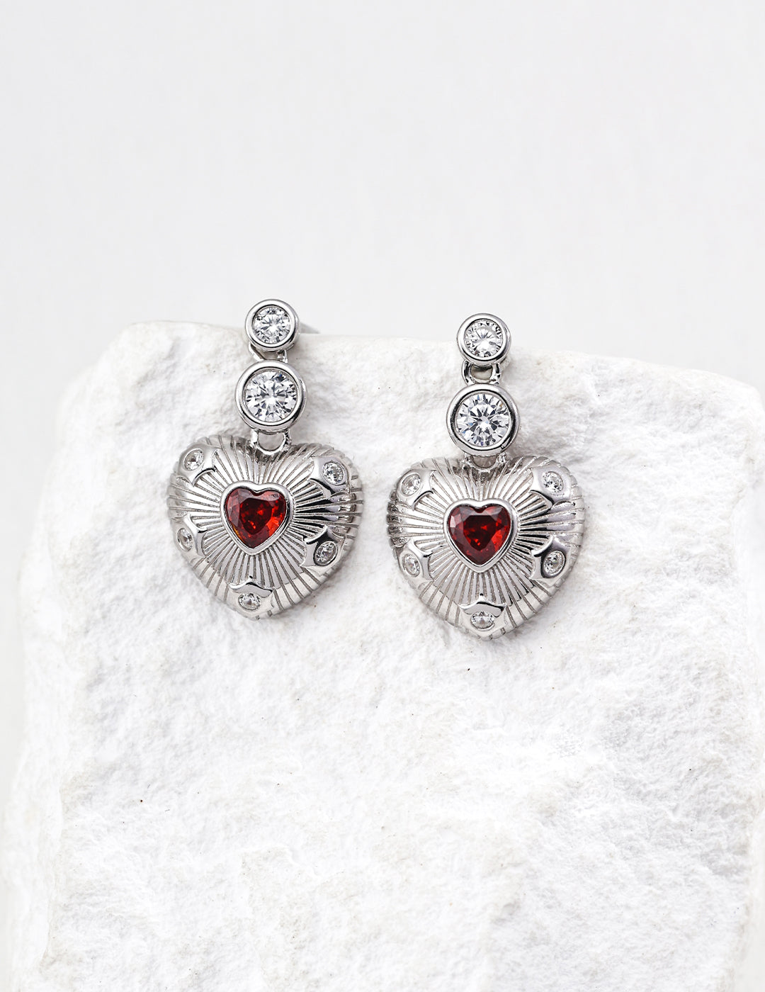 Gothic Heart Zircon Earrings – Vintage Romance with a Bold Edge