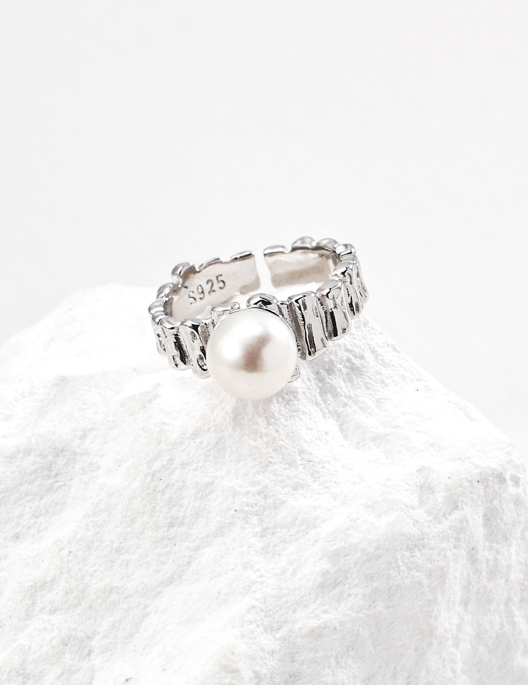 Lustre Éternel Ring- Natural pearls