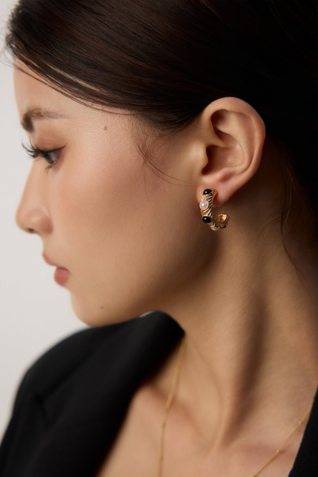 Nocturnal Light Earings- Black onyx， Natural Pearl