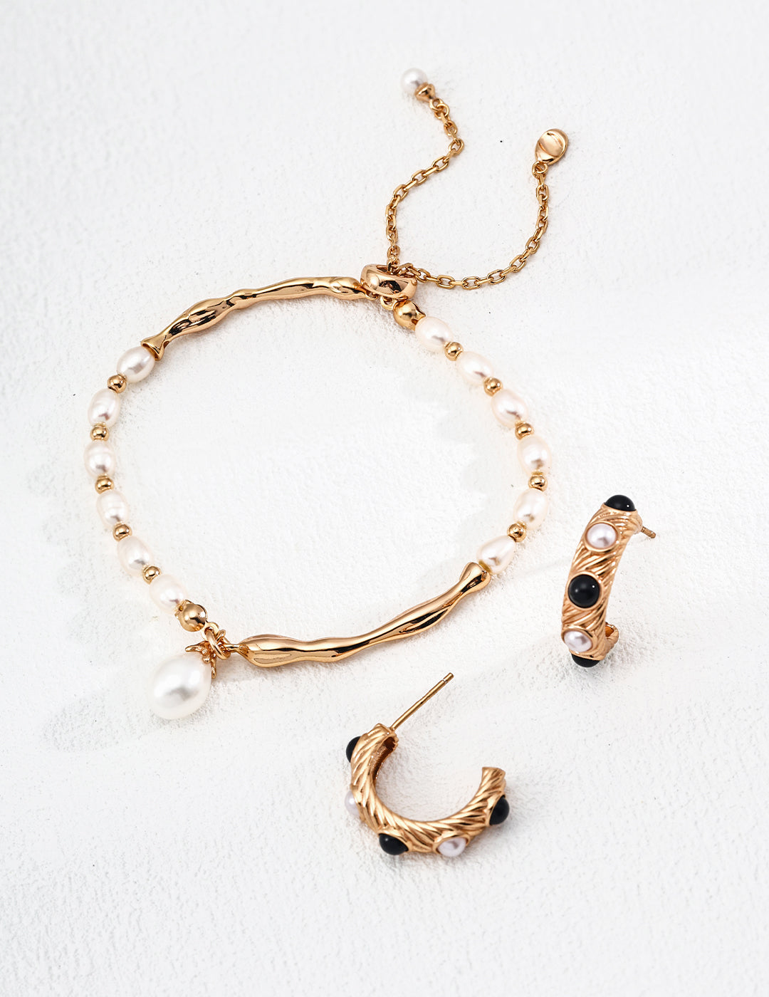 Elegance Minimalist Natural Pearl Bracelet- Adjustable Chain Elegance