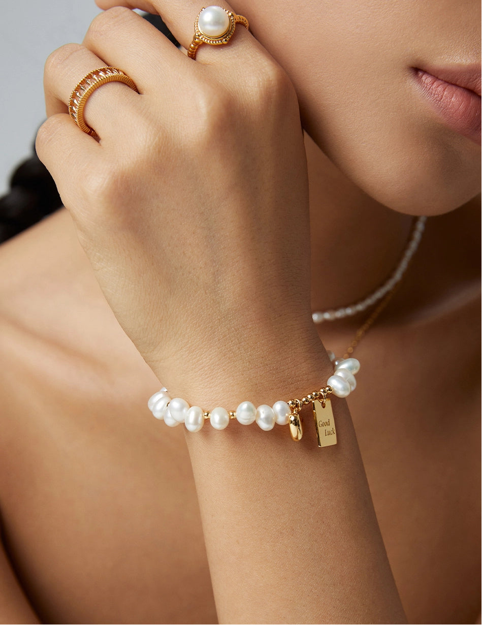 Lumière Chanceuse bracelet- Natural Freshwater Pearl