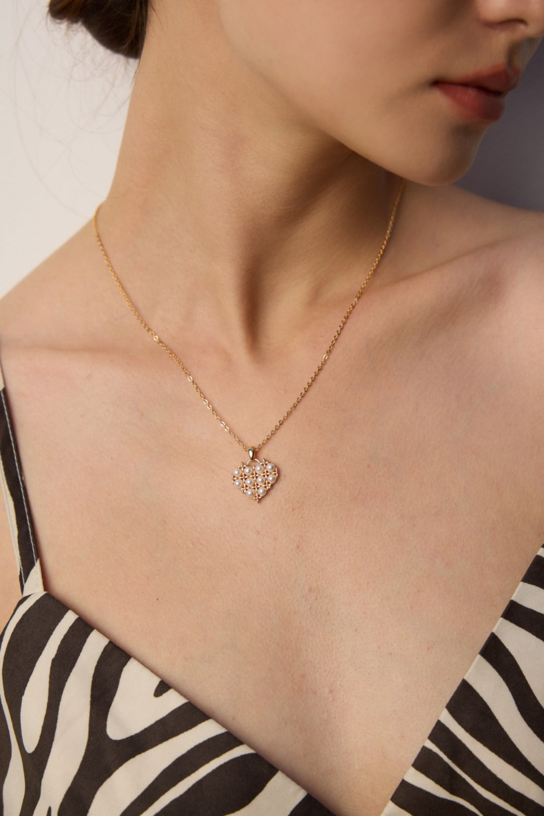 Vintage Pearl Heart Pendant Necklace-soft luminosity and sophistication