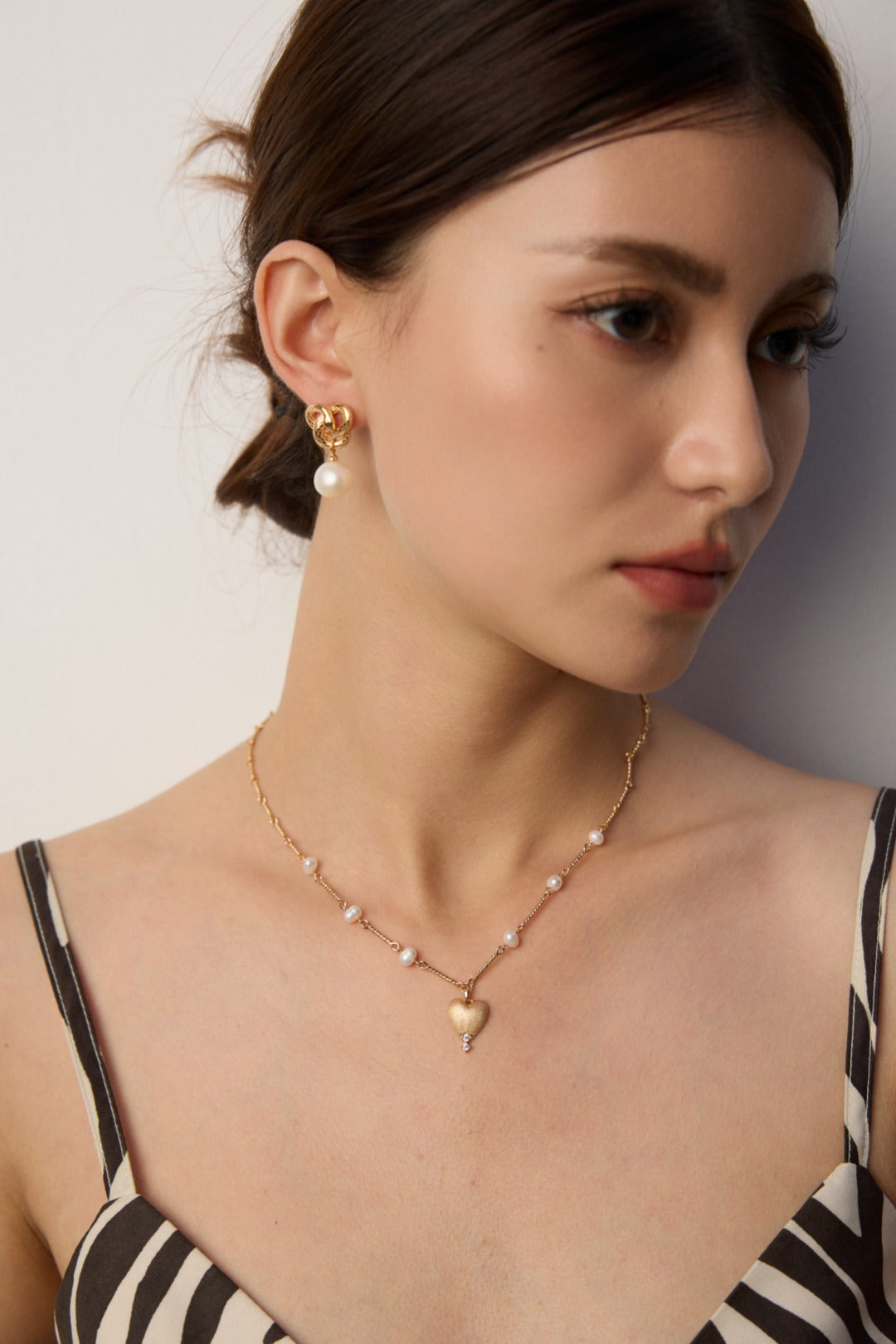 Sand Matte Heart  Pendant Necklace- Natural Pearl, Inlaid Gemstone