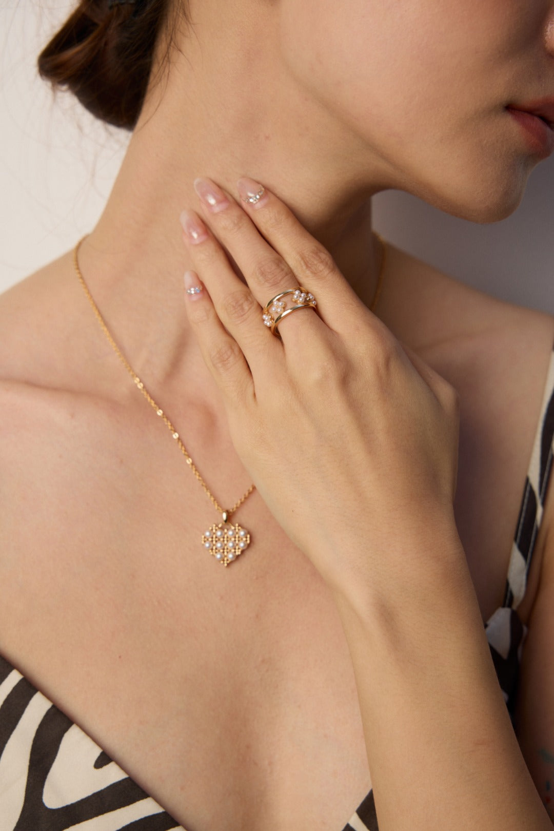 Eternal Glow Pearl-Inspired Ring- Parisian simplicity and elegance