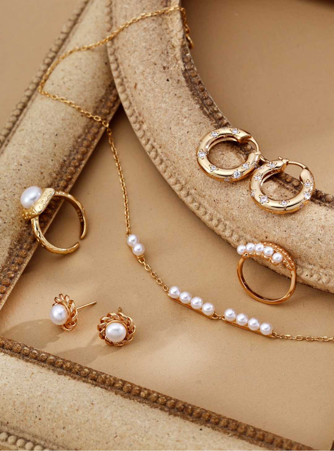 Minimalist Natural Pearl Ring – Elegant Open Design, Timeless Parisian Simplicity