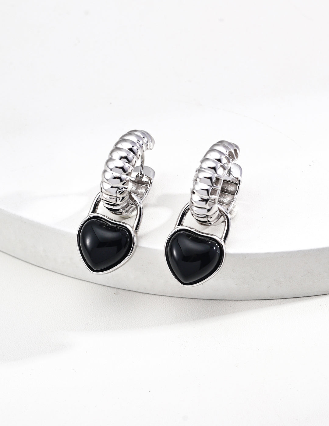 Silver Heart-Shaped Black Onyx Earrings – Detachable Modern Vintage Design