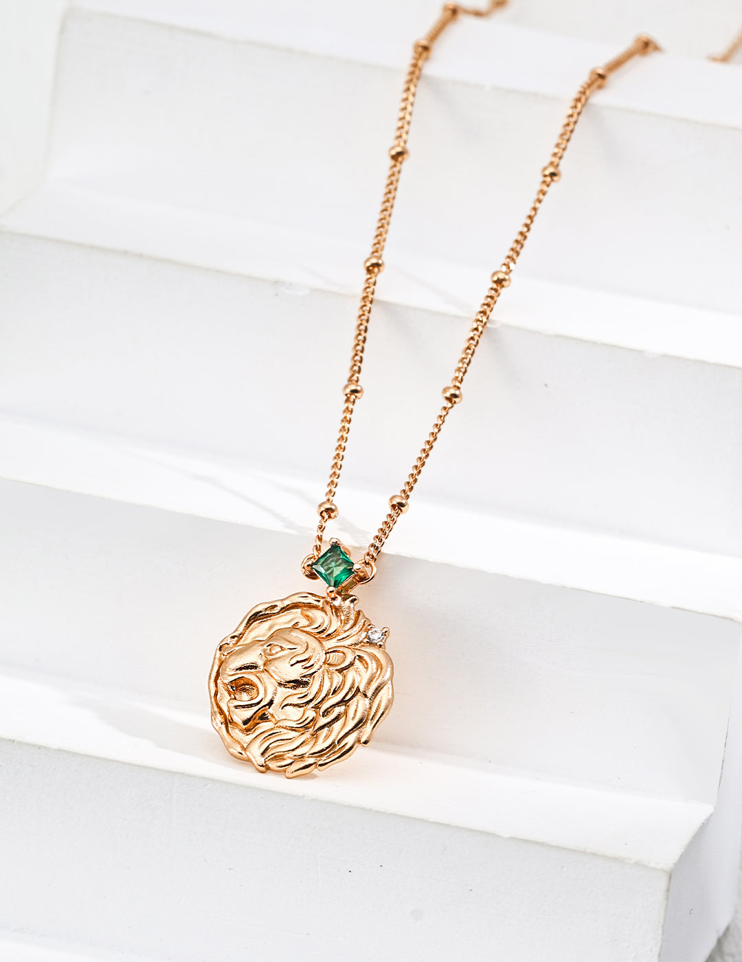 Vintage Lion Medallion Necklace – Symbol of Strength and Elegance