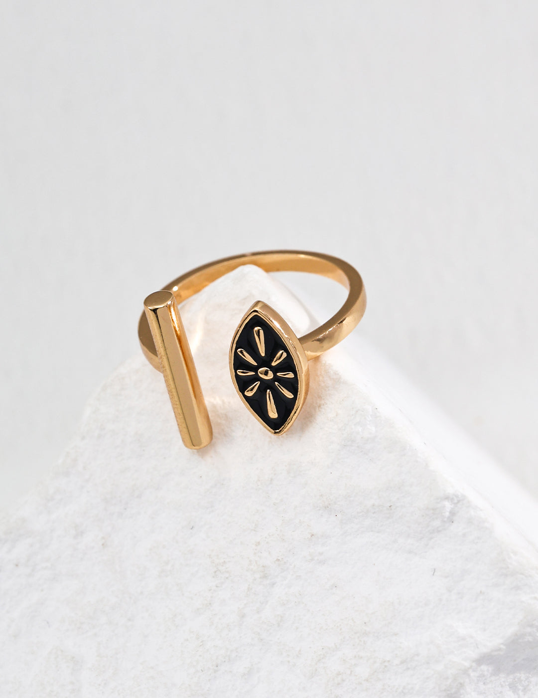 Artistic Enamel Drop Ring – Vintage Gold Adjustable Design with Modern Edge